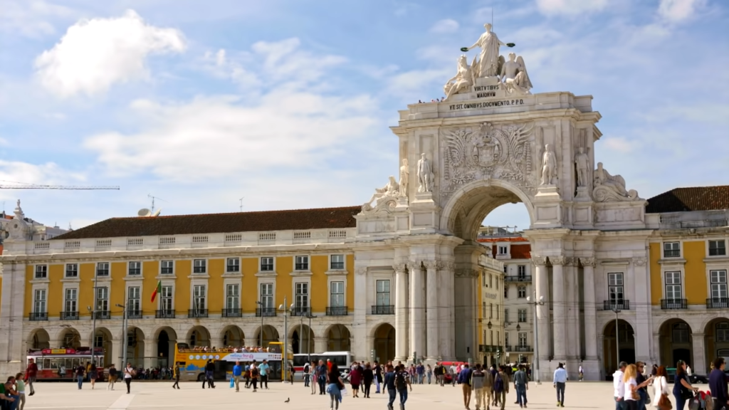London to Lisbon - 5 Group Travel Tours That Will Spark Wanderlust