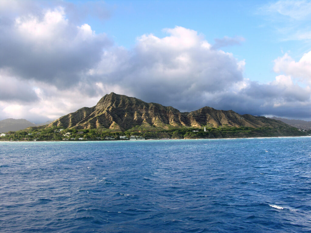Oahu Travel Guide - Diamond Head Beach