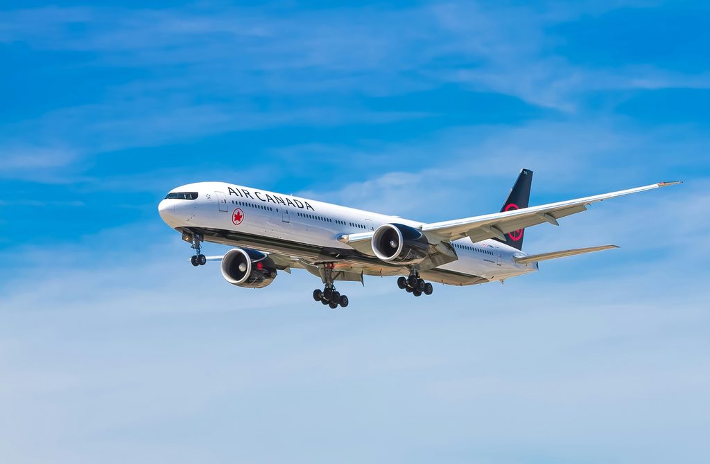 Holiday Flight - Book Long Flights With Kids Strategically